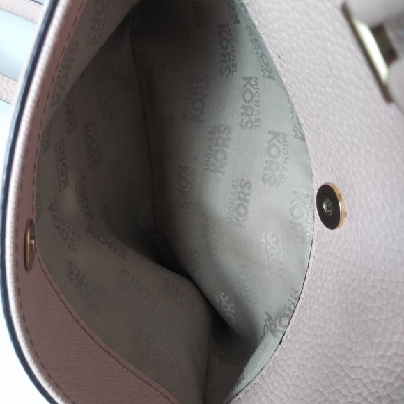 MICHAEL Michael Kors Blush Crossbody #OD-1610 - Picture 4 of 16